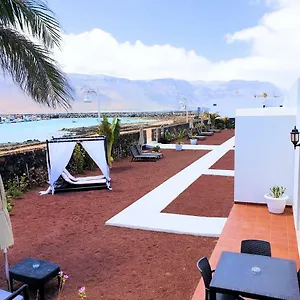 https://la-graciosa-magnolia-vistas-mar.in-canary-islands.com